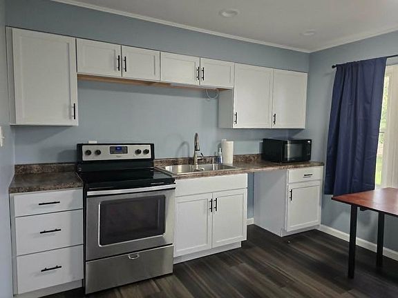 4th image of 130 W Harcourt Dr