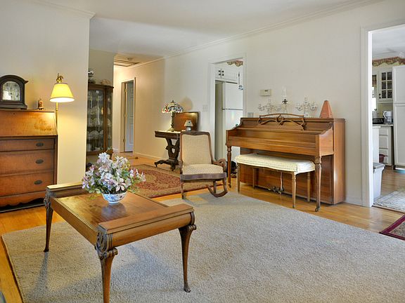 4th image of 3476 Stony St