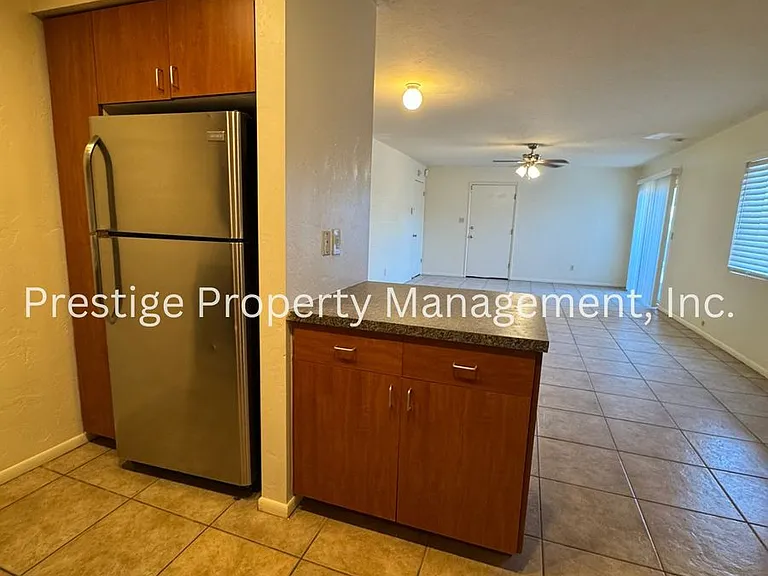 2525 N Alvernon Way #B4 — Photo 5