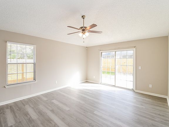 5th image of 2977 Biloxi Trl
