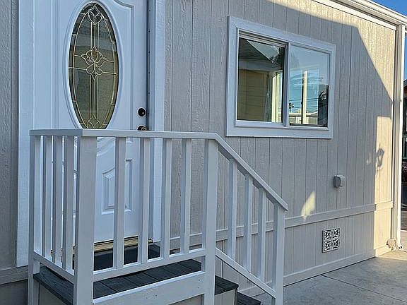 2nd image of 525 Fairfax Dr Trailer 7