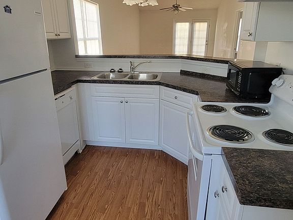 5th image of 1852 Horseshoe Dr #A