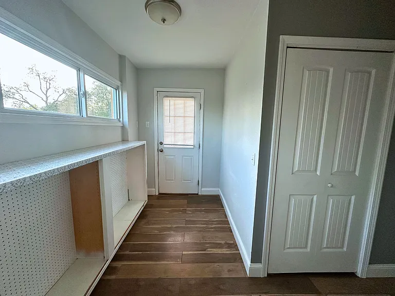 1628 NE 12th St — Photo 10