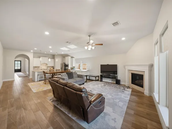 212 Trillium Park Loop, Conroe, TX 77304