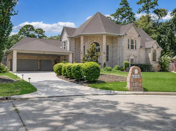 14142 Champion Village Dr, Houston, TX 77069