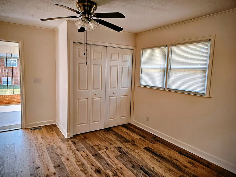 3205 Westview St — Photo 8