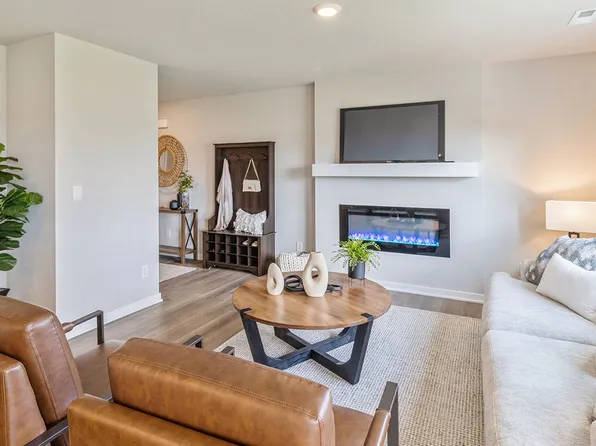 8977 N 167th St, Bennington, NE 68007