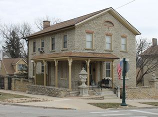 322 Cedar St, Saint Charles, IL 60174