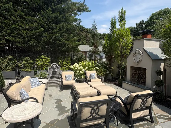 4600 Kenmore Dr NW #1, Washington, DC 20007