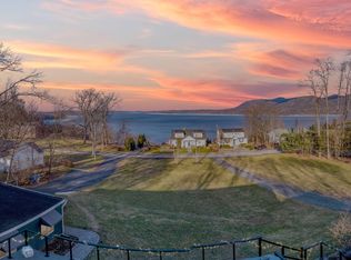 8 Riverside Dr, Cornwall On Hudson, NY 12520