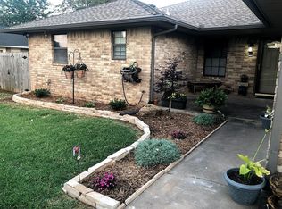 1212 W Huntington Way, Mustang, OK 73064