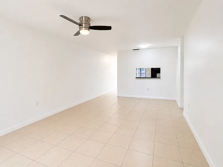 2361 Maple Ct — Photo 3