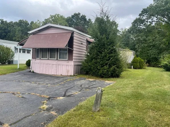 52 Contessa Dr, Springfield, MA 01119