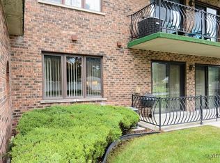 9535 S Mayfield Ave, Oak Lawn, IL 60453