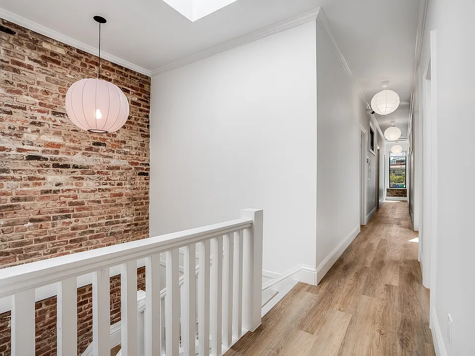 673 Broadway #17