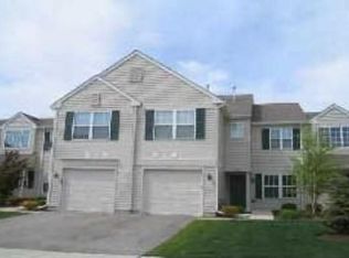 2947 Rutland Cir #102, Naperville, IL 60564