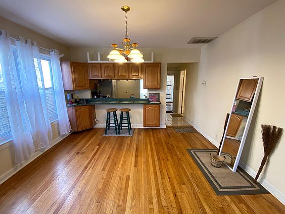 5th image of 4133 W Melrose St #2