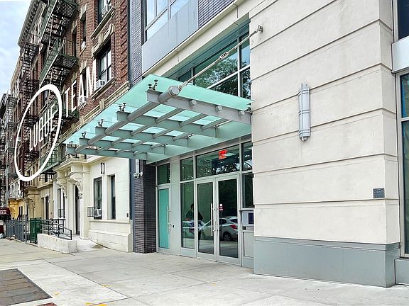 5th image of 240 Manhattan Ave Unit 7A