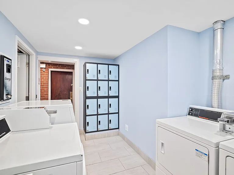 8440 W 95th St #13 — Photo 11