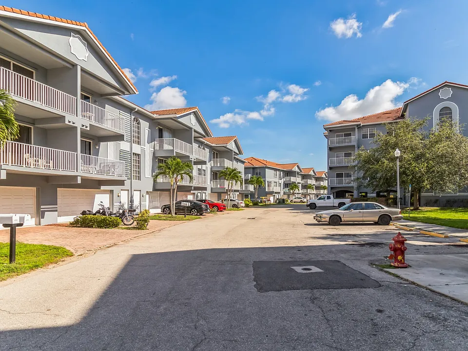 Cobblestone on The Lake Apartments - BU# 69593
