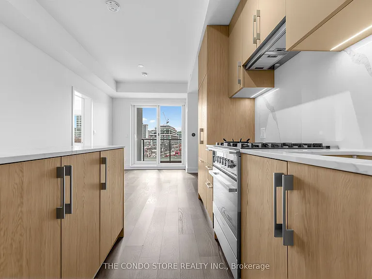 8 Manor Rd W #611 — Photo 3