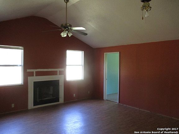 2nd image of 1310 Camelot Ln