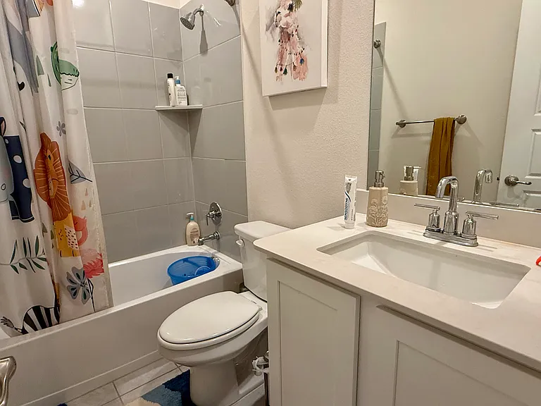 4013 Silver Chute Ave — Photo 1