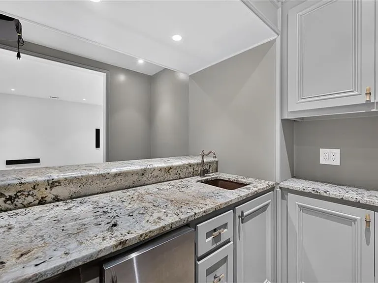 140 Valley Rd NW — Photo 55