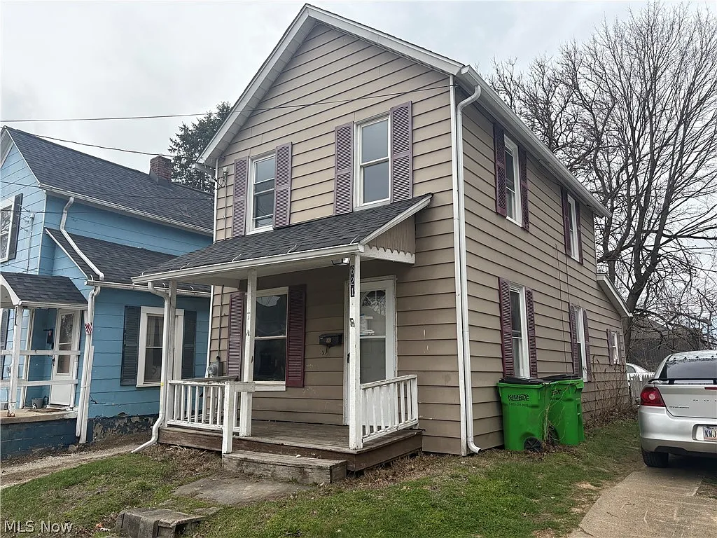 621 Creedmore Ave photo 1