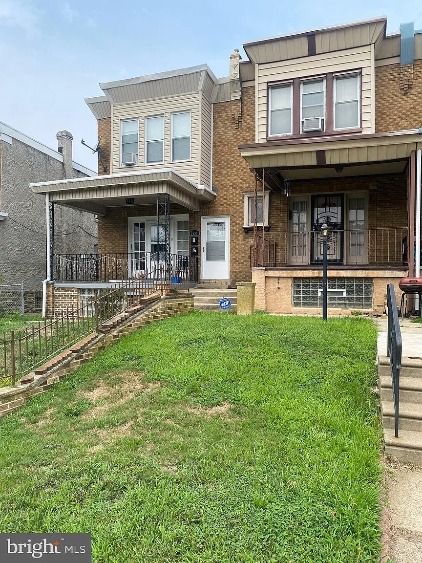 5637 Arlington St photo 1