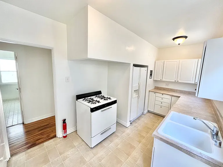 227 Granada Ave — Photo 2
