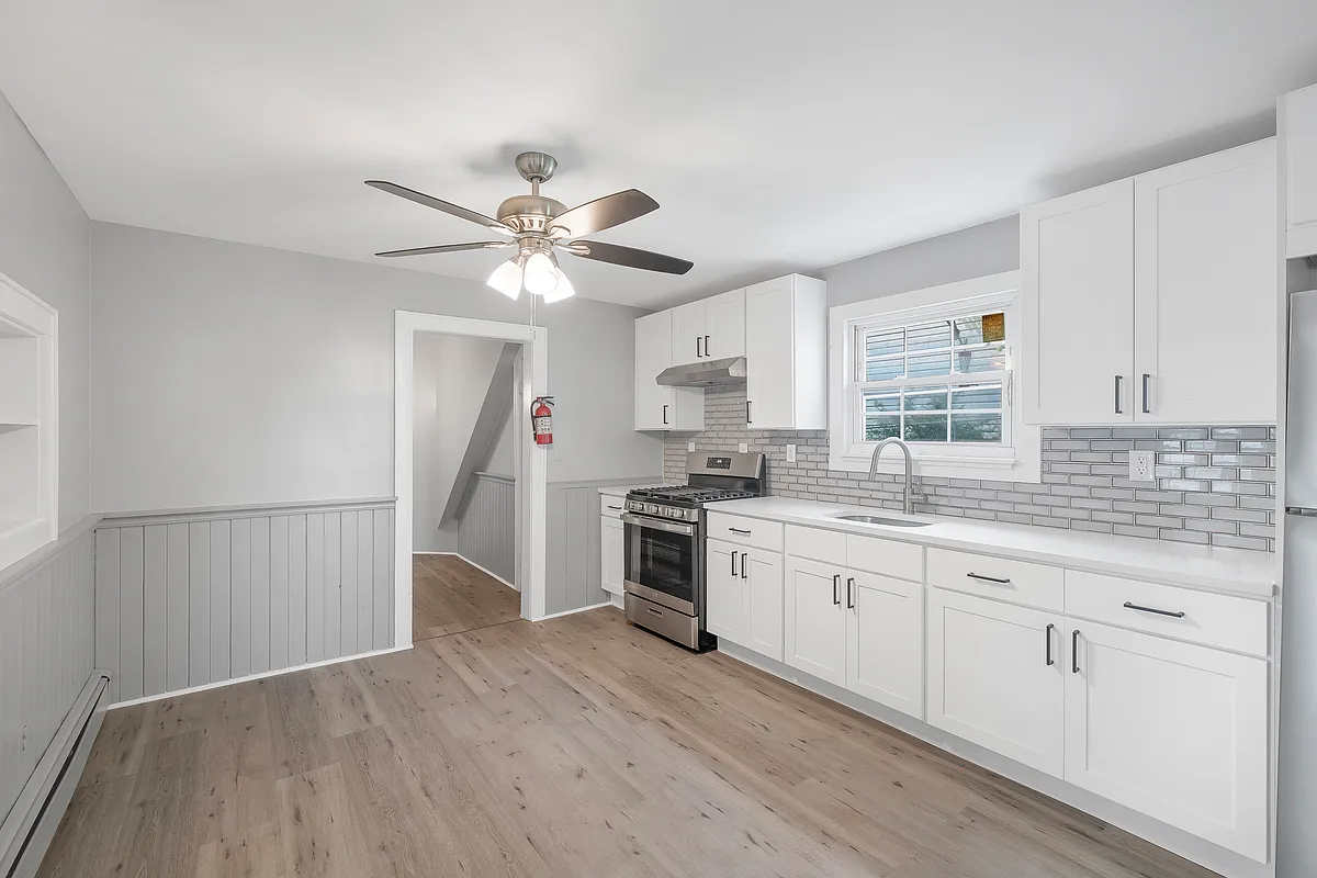 Building Photo - 102 Wawayanda Ave #1