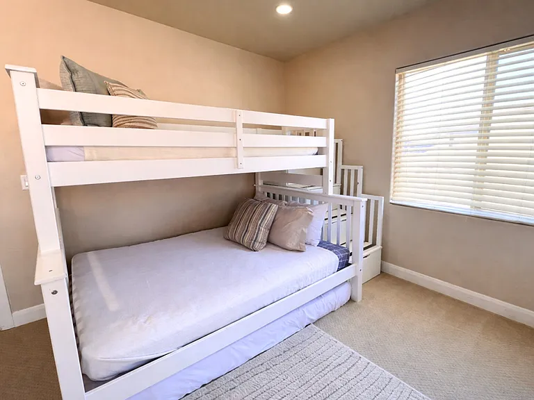 N Coral Ridge Dr — Photo 32