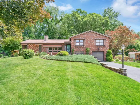 37 Fisher Rd, Chicopee, MA 01013