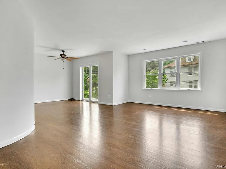 54 Washington St #2 — Photo 5