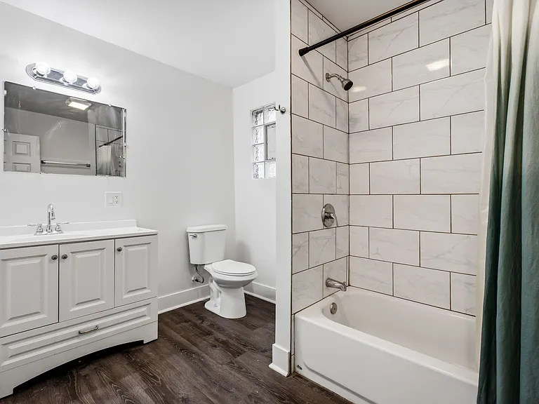1806 N Richmond St #1F — Photo 8