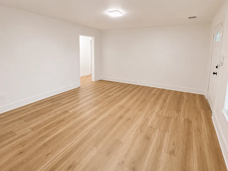 609 Cox St — Photo 4