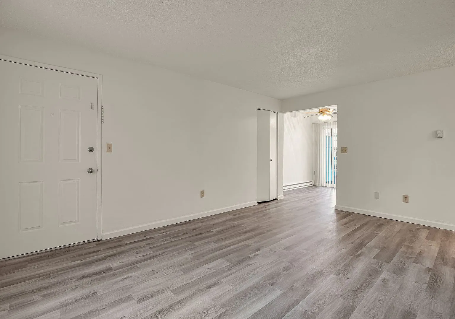 Jamestowne Plaza Apartments — Photo 2
