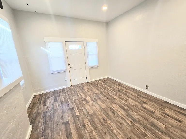 833 S Edison St — Photo 4