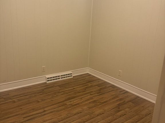 3rd image of 1237 Marilyn Dr