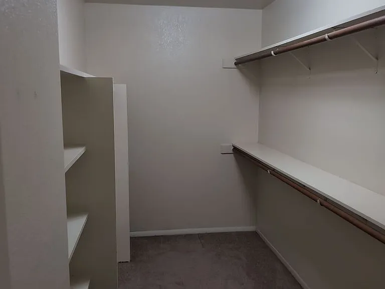 1113 W Highland St — Photo 18