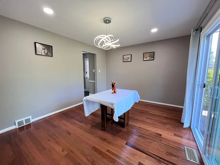 224 Pleasant Valley Rd — Photo 4
