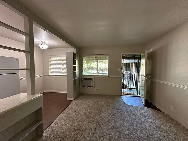 2508 L Street Classic Midtown Living — Photo 40