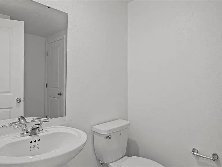 3302 Laurent Loop — Photo 12