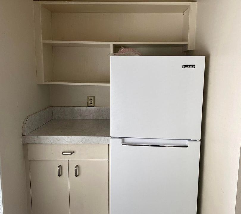 2nd image of 1040 Martin Ave APT 9