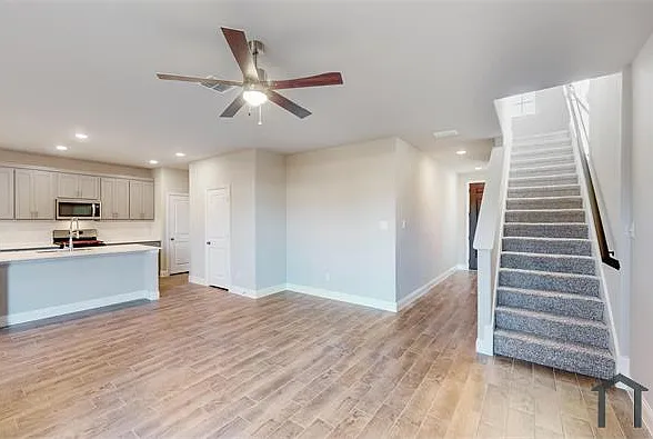 716 Portina Dr — Photo 34
