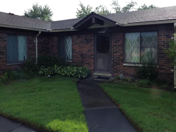 32612 Meadowbrook Ln, Warren, MI 48093