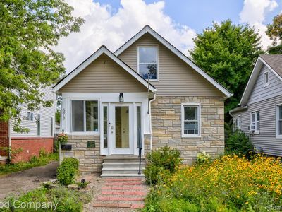 573 E Oakridge St, Ferndale, MI, 48220