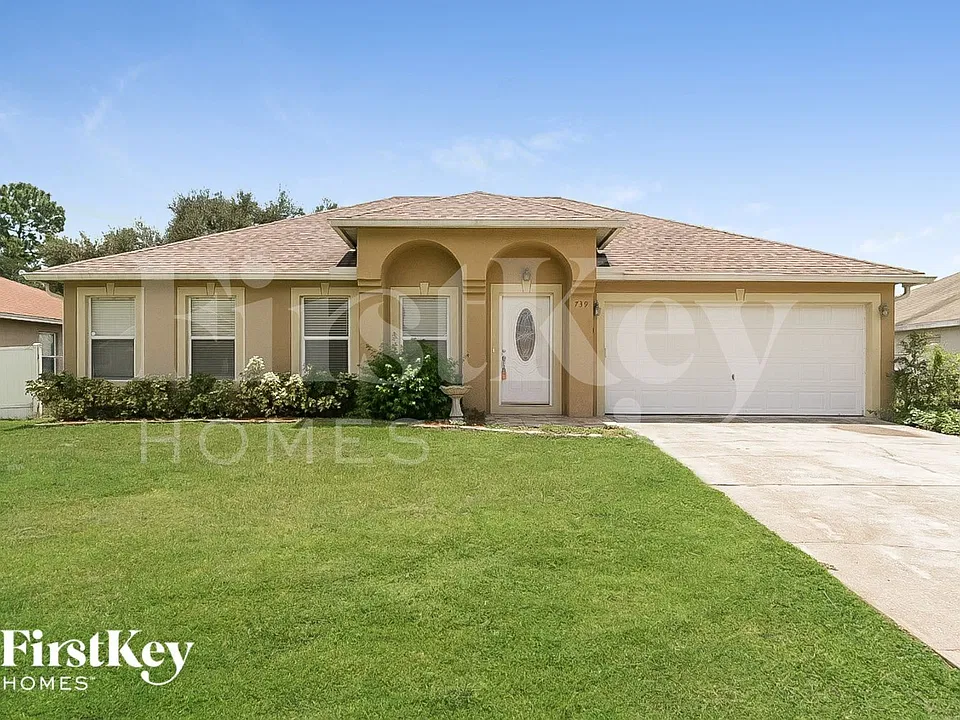 739 Robin Ct