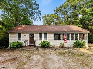 14 Crest St, Plymouth, MA 02360